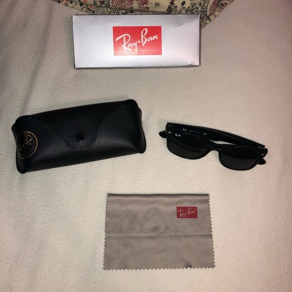 Ray-Ban Sunglasses - Picture 6 of 6